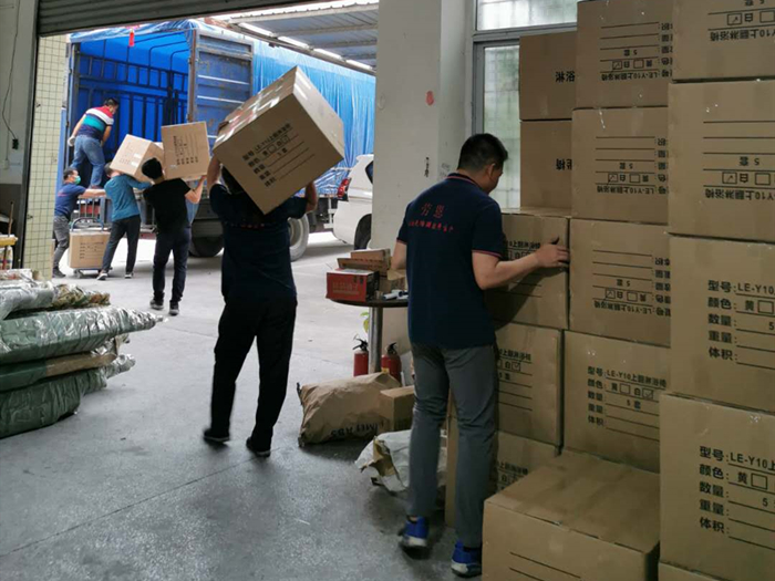 發(fā)貨 發(fā)貨~~~衛(wèi)生間無障礙扶手、無障礙折疊椅凳整車發(fā)貨啦！