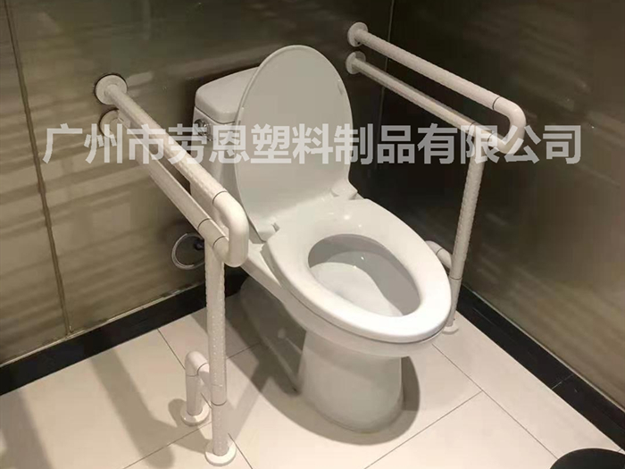 公共殘疾人廁所的衛(wèi)生間扶手和其他設(shè)施的具體尺寸是多少？