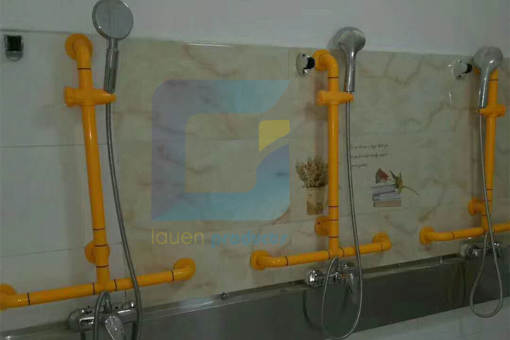 安裝安全衛(wèi)浴扶手的作用這么大，一定要記住了