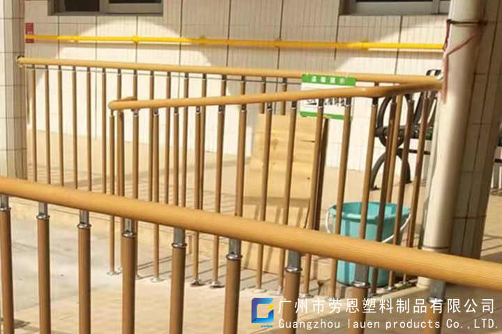 【佛山順德】無障礙坡道扶手，讓殘障老人們的出入更安全！